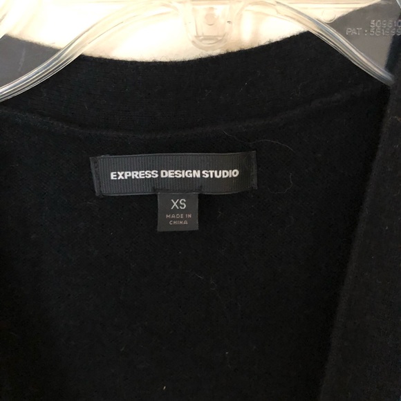 Knit button down vest with striped design - Picture 3 of 6